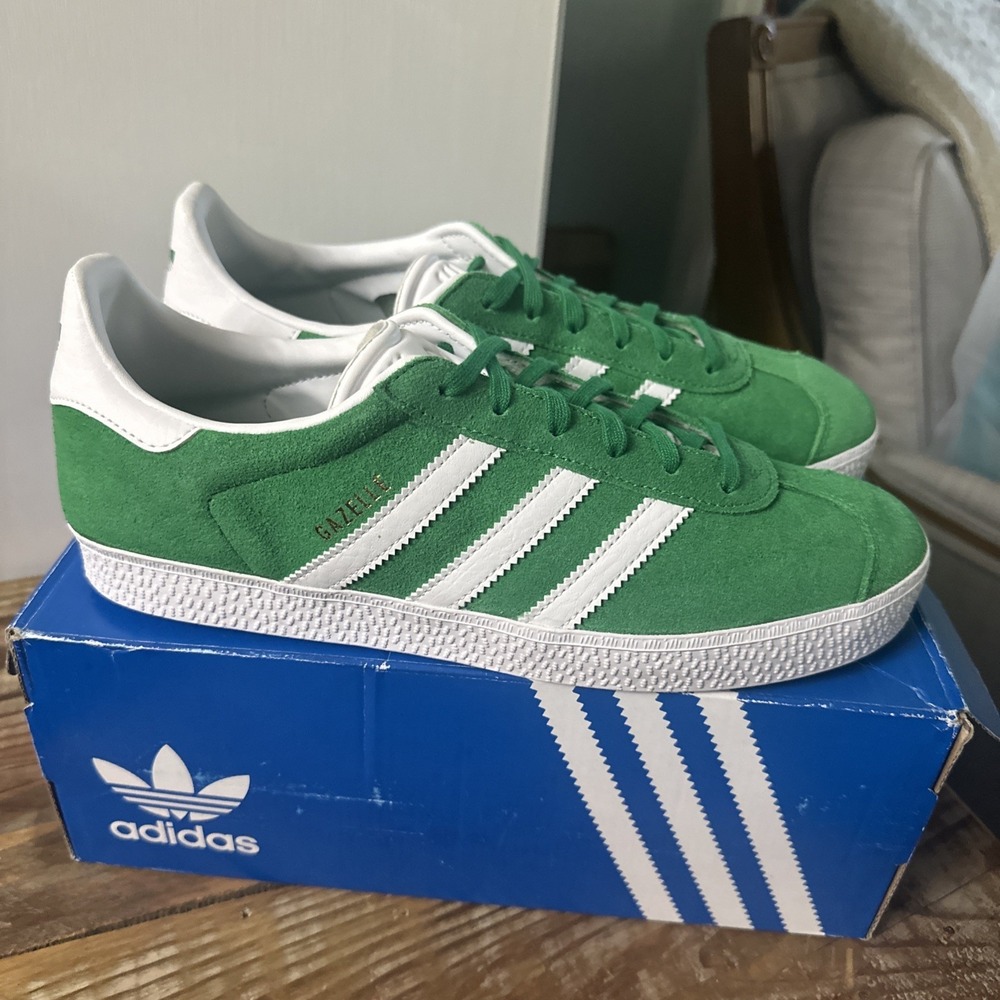 adidas Originals Gazelle Green White IE5612 GS Sz 7Y Unisex Kids Women Sz 9 New